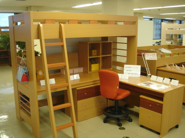 小島工芸、学習机、書棚